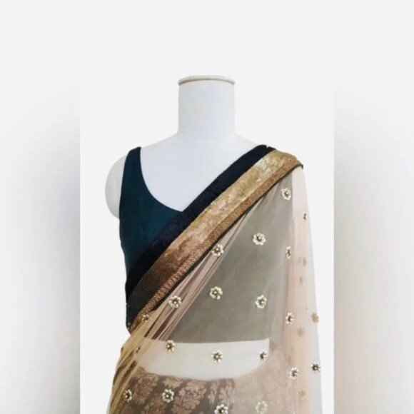 Sabyasachi authentic brand new saree - Picture 3 of 5